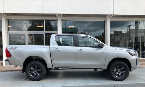 Imagen 4 de 15 de Toyota Hilux D/cabina 2.8 Tdi Sr 4x4 0km My2023 Disponible