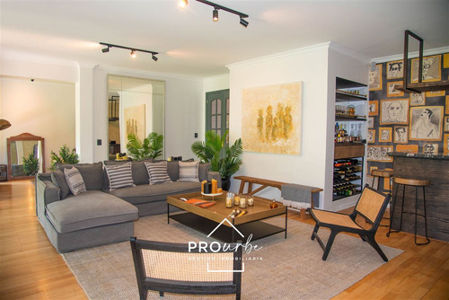 Casa En Arriendo De 5 Dorm. En Las Condes