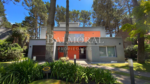 Casa En Alquiler - Zona Pinamar / Ref: 8277