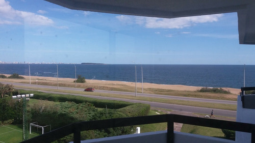 Apartamento En Venta De 2 Dormitorios En Playa Mansa