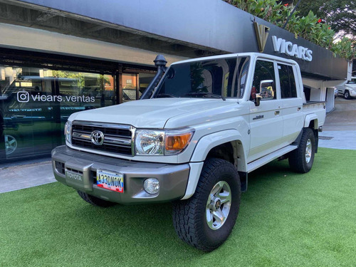 Imagen 1 de 11 de Toyota Land Cruiser Pickup Hembrita 2021