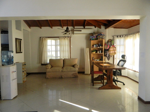 Imagen 5 de 14 de Casa En Venta Con Pileta En Maschwitz Country Club Escobar