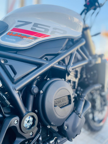 Benelli 752s Naked