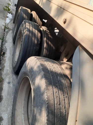 Imagem 4 de 8 de Carreta Baú Randon 30 Paletes Filé De Pneus