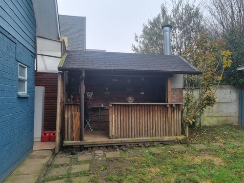 Casa En Venta De 4 Dorm. En Puerto Varas
