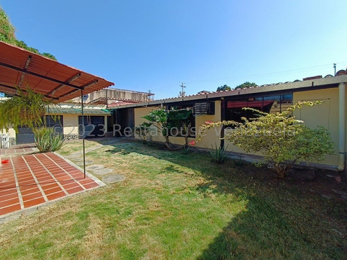 Rent-a-house Vende Hermosa Casa, En Los Samanes, Maracay, Estado Aragua, 25-13842 Gf.