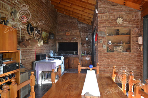 Imagen 26 de 30 de Casa Con Fondo 3 Dormitorios, Quincho- Lanús Este