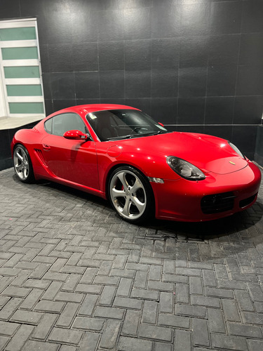Porsche Cayman Coupé At