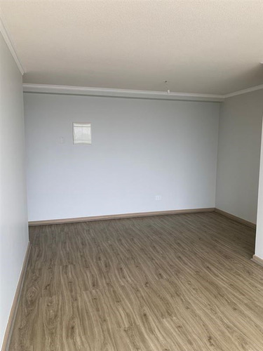 Primer Piso, Disponible Para Arriendo, Con Gc Incluido.