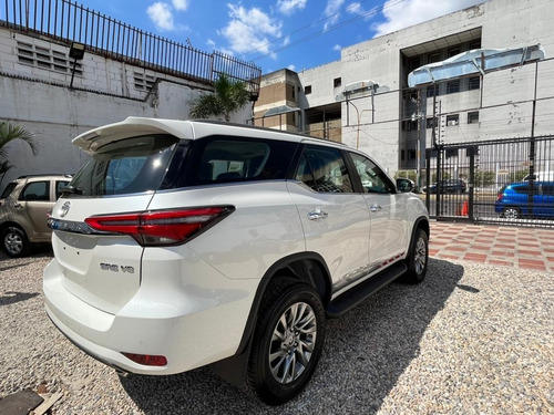 Imagen 5 de 17 de Toyota Fortuner Dubai