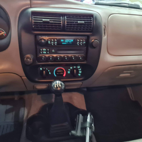 Imagem 11 de 13 de Ford Ranger 4.0 Xl 4x2 Cs V6 12v Gasolina 2p Manual