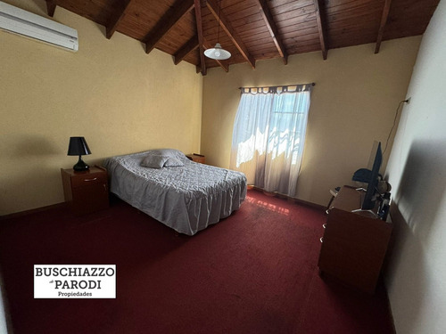 Venta Casa 5 Ambientes Dos Plantas Con Piscina / En Exaltación De La Cruz