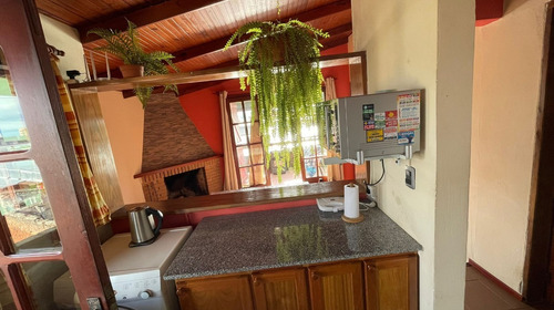 Dueño Vende 2 Casas En Un Mismo Padrón. Muy Próximo Al Centro, Shopping-terminal, Y Centros De Estudio.