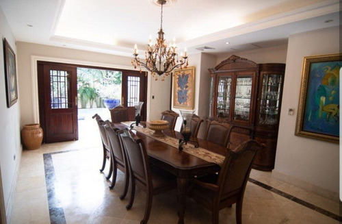 Vendo Majestuosa Mansión En Arroyo Hondo, Distrito Nacional, Santo Domingo, República Dominicana