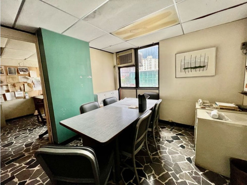 Se Vende Oficina 240m2 4b La Carlota