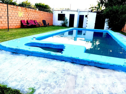 Casa Venta De Tres Dormitorios, Villa Elvira