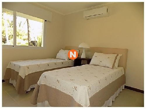 Casa En Venta Y Alquiler, Mansa, Punta Del Este, 4 Dormitorios.- Ref: 209383