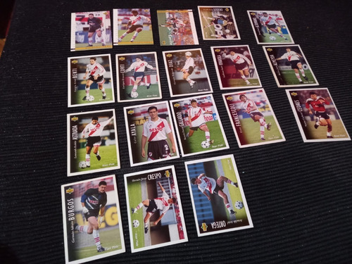 18  Figuritas Traiding Cards  De River  Impecables 