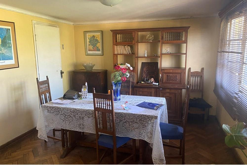 Casa En Macul: Espaciosa, Cómoda Y Bien Ubicada
