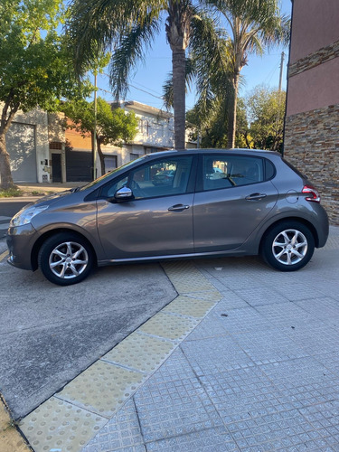 Peugeot 208 1.5 Allure Touchscreen