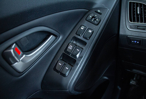 Imagem 13 de 15 de Hyundai Ix35 2.0 Mpfi Gls 16v Flex 4p Automático