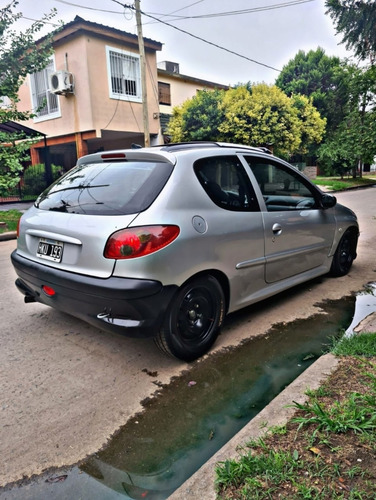 Imagen 8 de 19 de Peugeot 206 2008 1.6 Sw Xs Premium