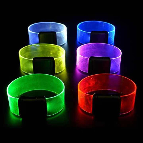 Imagen 8 de 10 de Pulseras Con Luz Led Y Logo Brazaletes Para Fiesta Concierto