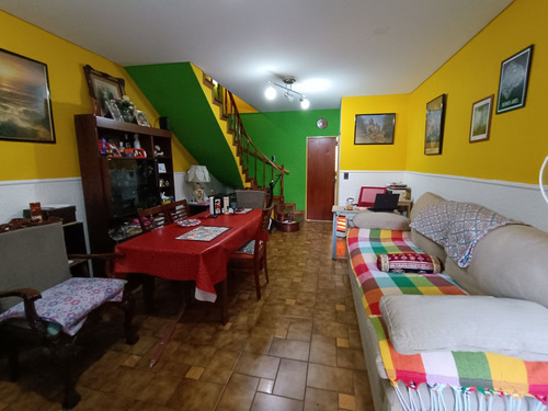 Casa 3 Ambientes Venta Flores Con Cochera