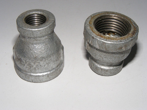 Conexion Reduccion Campana De 1/2 A 1/4 Galvanizada (3 Pzas) (Usado)