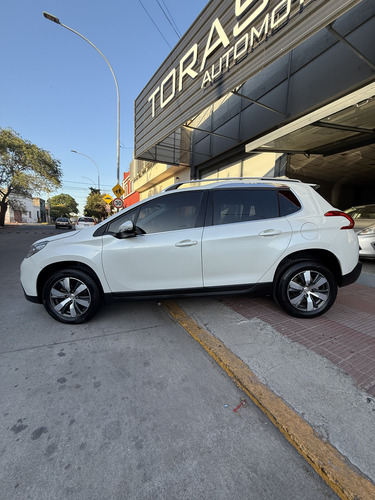 Peugeot 2008 1.6 Feline