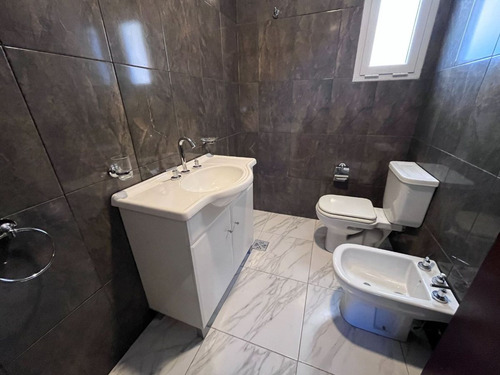 Casa En Venta 4 Amb. Barrio San Sebastian, Area 1