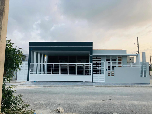 Casa Nueva Ubicada En El Residencial Romana Del Oeste, La Ro