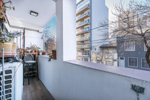 Ph De 3 Ambientes Con Terraza Refaccionado En Venta En Almagro