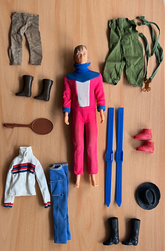 Barbie Ken 1960s Con Vestuario Y Accesorios (Usado)