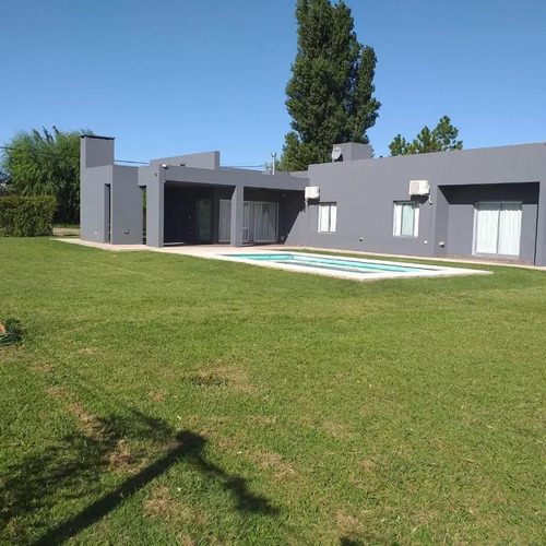 Imagen 5 de 20 de Impecable Quinta En Chacabuco En Venta, Con Pileta.