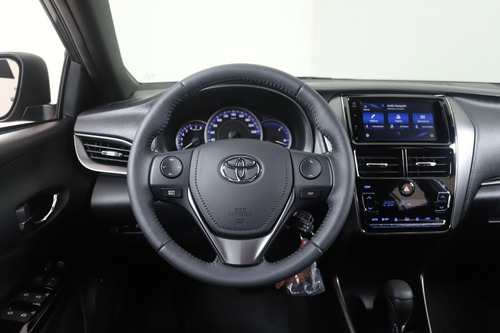 Imagen 13 de 16 de Toyota Yaris 5p 1.5 Xls Cvt