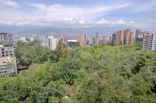 Apartamento En Venta En El Poblado Las Lomas. Cod V12653