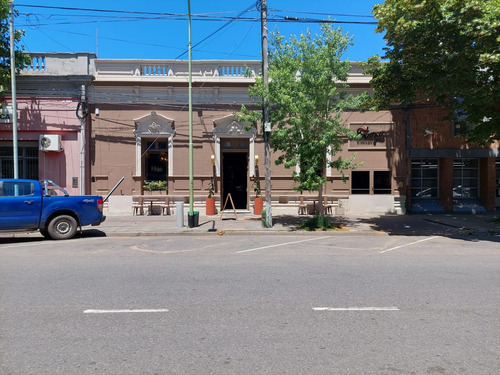 Local De Gran Dimension En El Centro De La Ciudad
