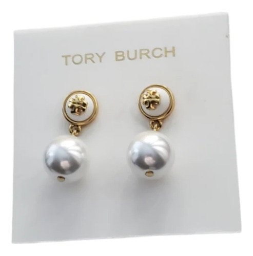 Aretes Tory Burch Blancos Con Logo Dorado Y Perla Colgante 