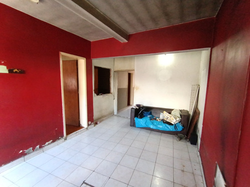 Casa De 4 Ambientes Con Gran Patio Y Terraza