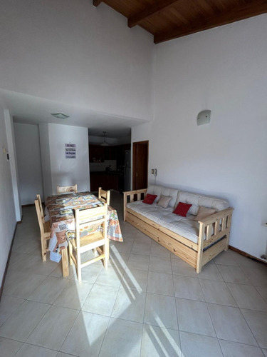 Departamento De Un Dormitorio, Cochera, Centro