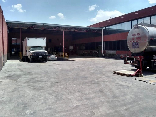 Excelente Almacén Con Bodega Y Oficinas  Muy Cerca Del Aerop