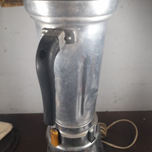 Imagem 3 de 6 de Liquidificador Antigo Cromado Walita Não Funciona. Vintage