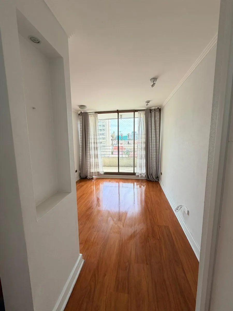 Imagen 3 de 12 de Arriendo Departamento Calle Alvarez, Edificio Boulevard 1d1b