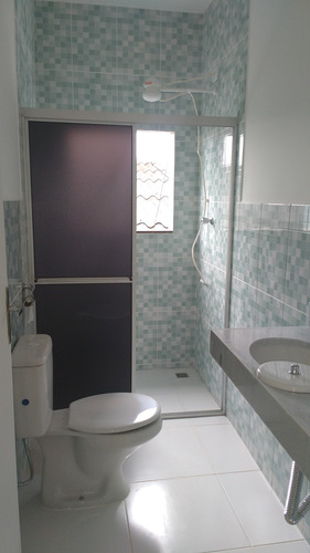 Imagem 3 de 9 de Casa Tipo Apartamento Grande Perto Da Praia