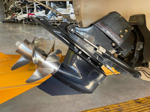 Imagen 3 de 15 de Quicksilver 2700-2019 Mercruiser 6.2-300hp Duoprop
