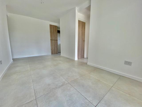 Imagen 19 de 27 de 1 Dormitorio Frente 1º De Mayo Esq. Cerrito