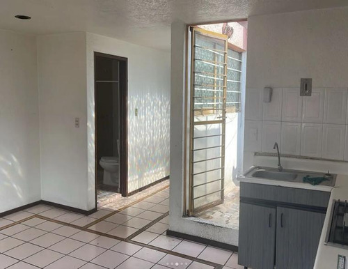 Con Potencial, Para Renta, Remodelación O Inversión, Unidad Modelo