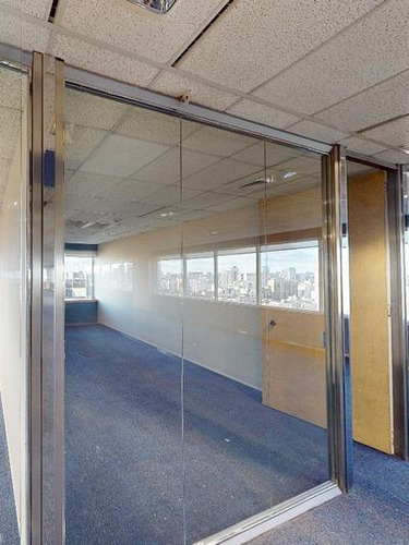 Laminar Plaza | Oficina En Impecable Estado | Excelentes Vistas - Disponibilidad Inmediata.