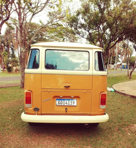 Imagem 2 de 15 de Vw Kombi 1978 De 4 Portas Ap2.0 Gas. Fabrica Só 35 Unidades